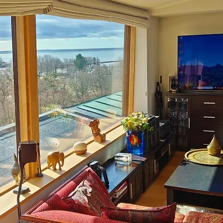 Unique Rooftop With Spectacular Sea Views *